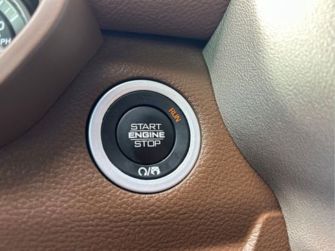 Certified 2021 RAM 1500 Laramie RWD image 33