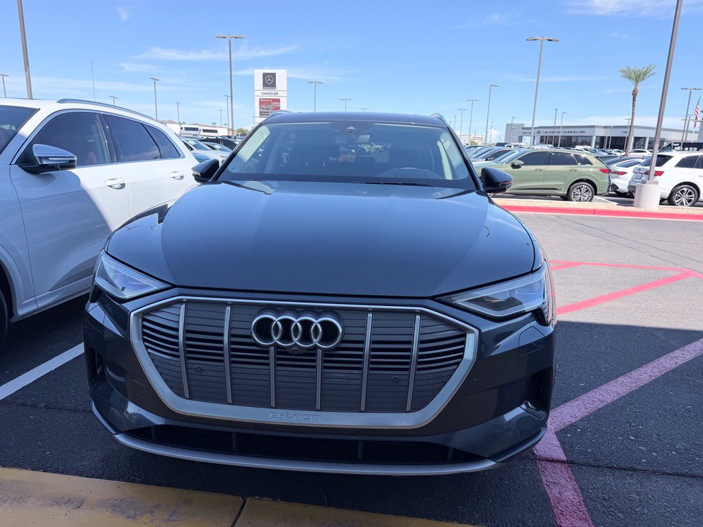 Used 2019 Audi e-tron Prestige w/ Prestige Package AWD/4WD image 2