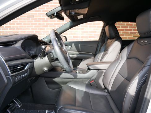 Certified 2023 Cadillac XT4 Sport image 6