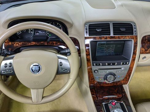 Used 2010 Jaguar XK Convertible image 20