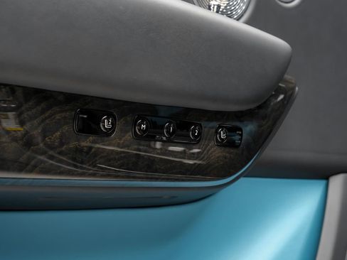 Used 2022 Rolls-Royce Cullinan Base w/ Cullinan Package image 54