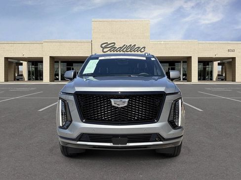 Certified 2025 Cadillac Escalade Sport Platinum AWD/4WD image 2