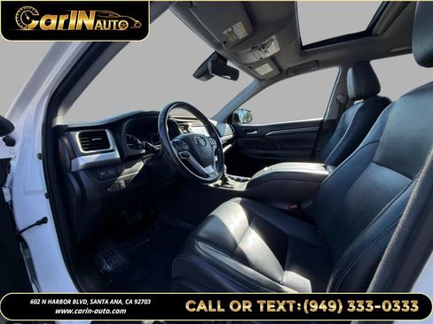 Used 2017 Toyota Highlander Limited Platinum FWD image 9
