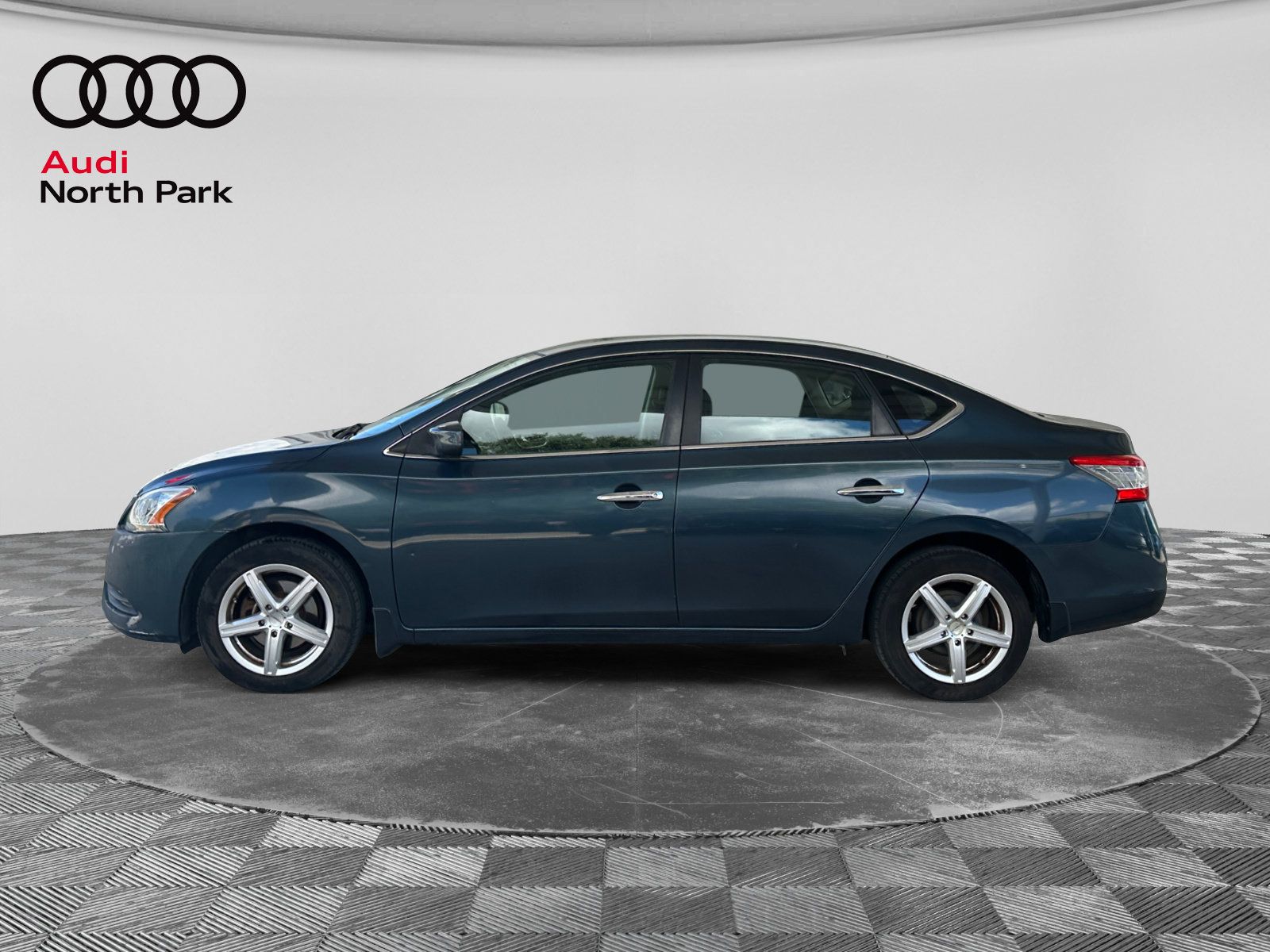 Used 2015 Nissan Sentra SV FWD image 2