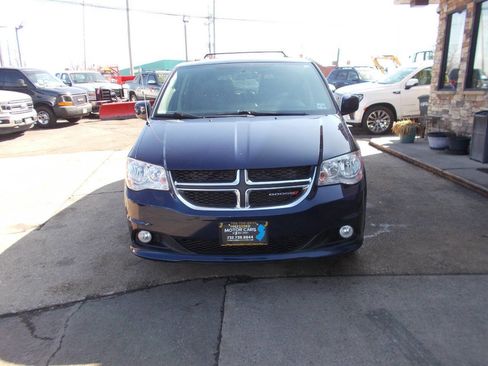 Used 2017 Dodge Grand Caravan SXT image 7