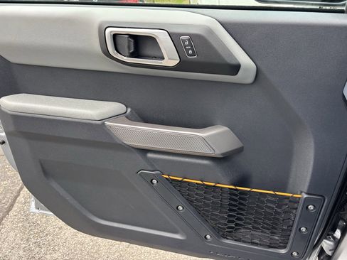 Used 2023 Ford Bronco Badlands w/ Sasquatch Package image 15