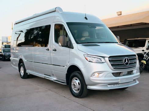 Used 2022 Mercedes-Benz Sprinter 3500 image 3