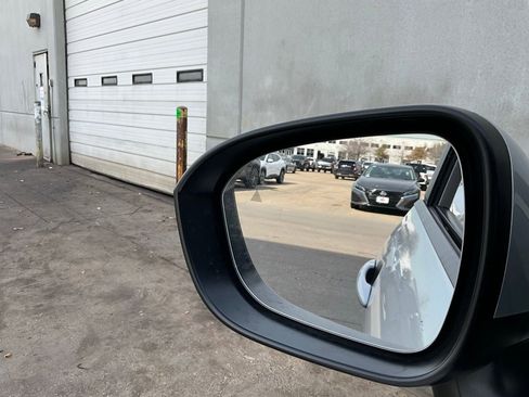 Used 2025 Nissan Rogue SV image 20