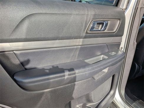 Used 2018 Ford Explorer XLT w/ Equipment Group 202A image 26