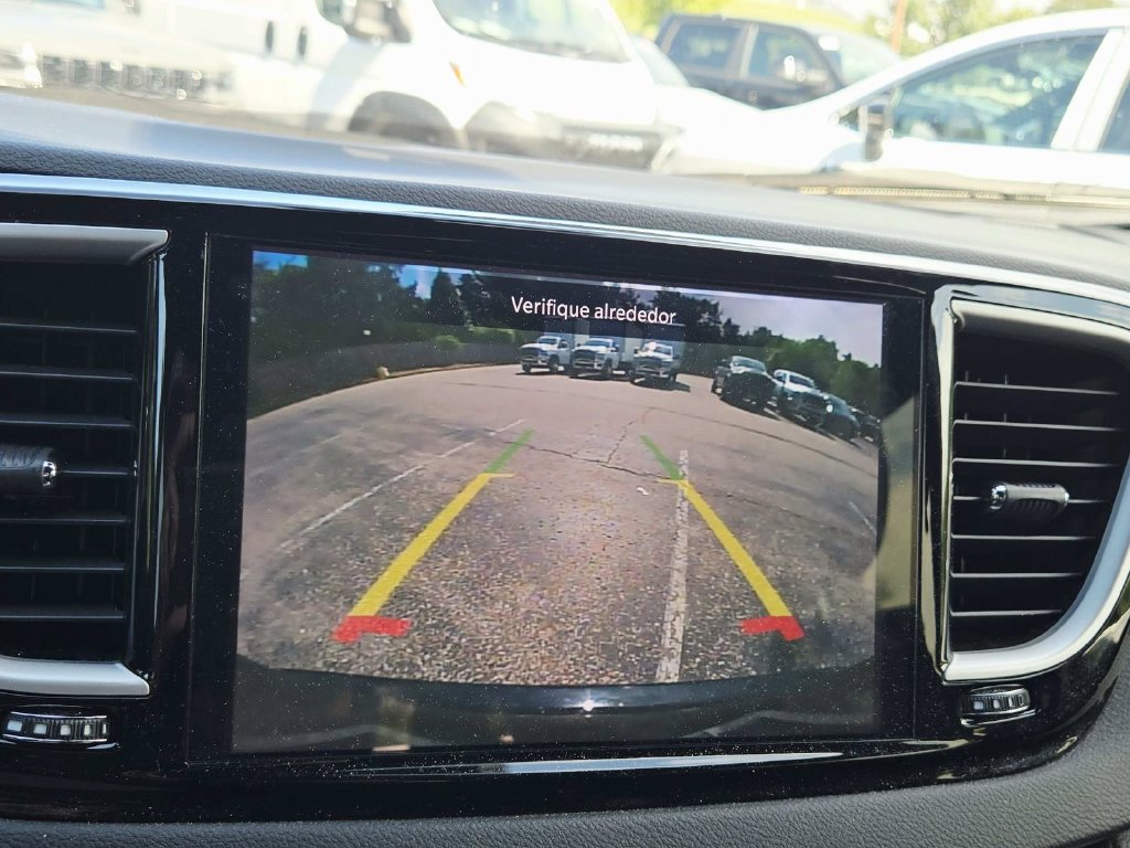 Used 2025 Chrysler Pacifica Select FWD image 26