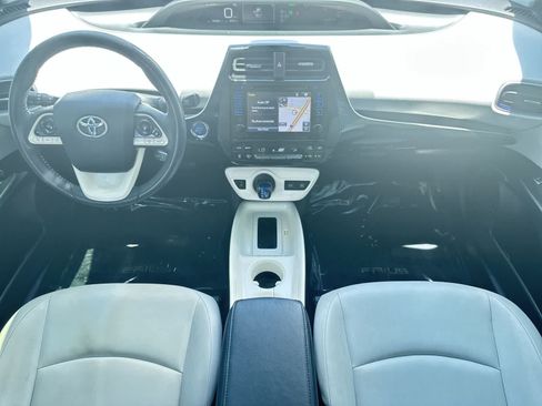 Used 2018 Toyota Prius Three Touring FWD image 13
