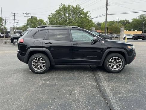 Used 2020 Jeep Cherokee Trailhawk w/ Cold Weather Group AWD/4WD image 5
