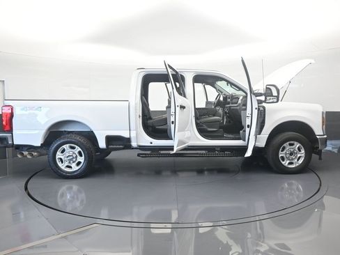 Used 2025 Ford F250 XLT image 76