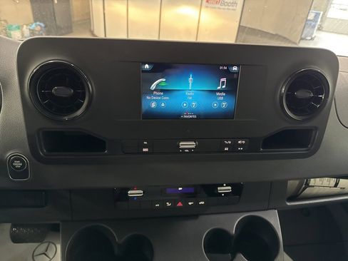 Used 2023 Mercedes-Benz Sprinter 3500 image 30