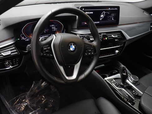 Certified 2023 BMW 530i xDrive w/ Convenience Package image 6