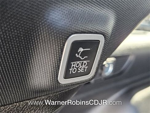 New 2025 Jeep Grand Cherokee Limited w/ Luxury Tech Group II image 14