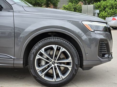Certified 2025 Audi Q7 2.0T Premium Plus w/ Convenience Plus Package AWD/4WD image 13