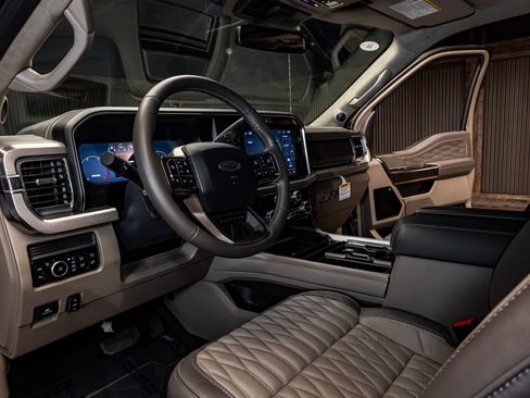 Used 2026 Ford F350 Platinum w/ Platinum Plus Package image 14