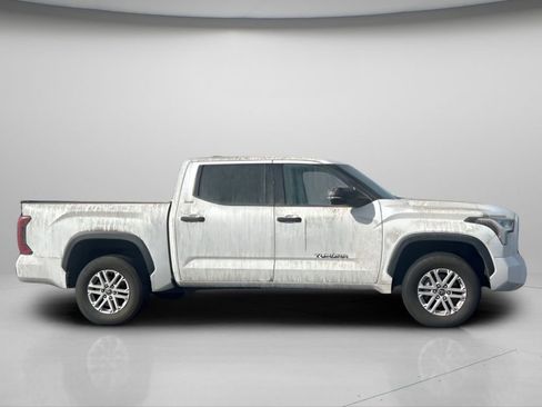 Used 2022 Toyota Tundra SR5 w/ SR5 Convenience Package image 3