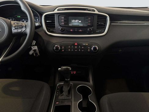 Used 2017 Kia Sorento FWD image 22