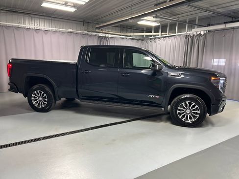 Used 2023 GMC Sierra 1500 AT4 w/ AT4 Premium Package AWD/4WD image 8