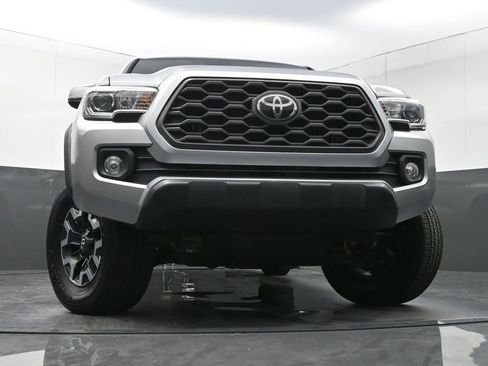 Used 2022 Toyota Tacoma TRD Off-Road w/ Technology Package image 25