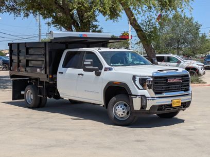 New 2025 GMC Sierra 3500 Pro w/ Convenience Package