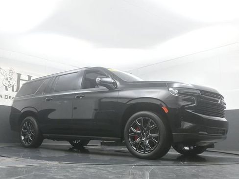 Used 2024 Chevrolet Suburban RST w/ Sport Performance Package AWD/4WD image 2