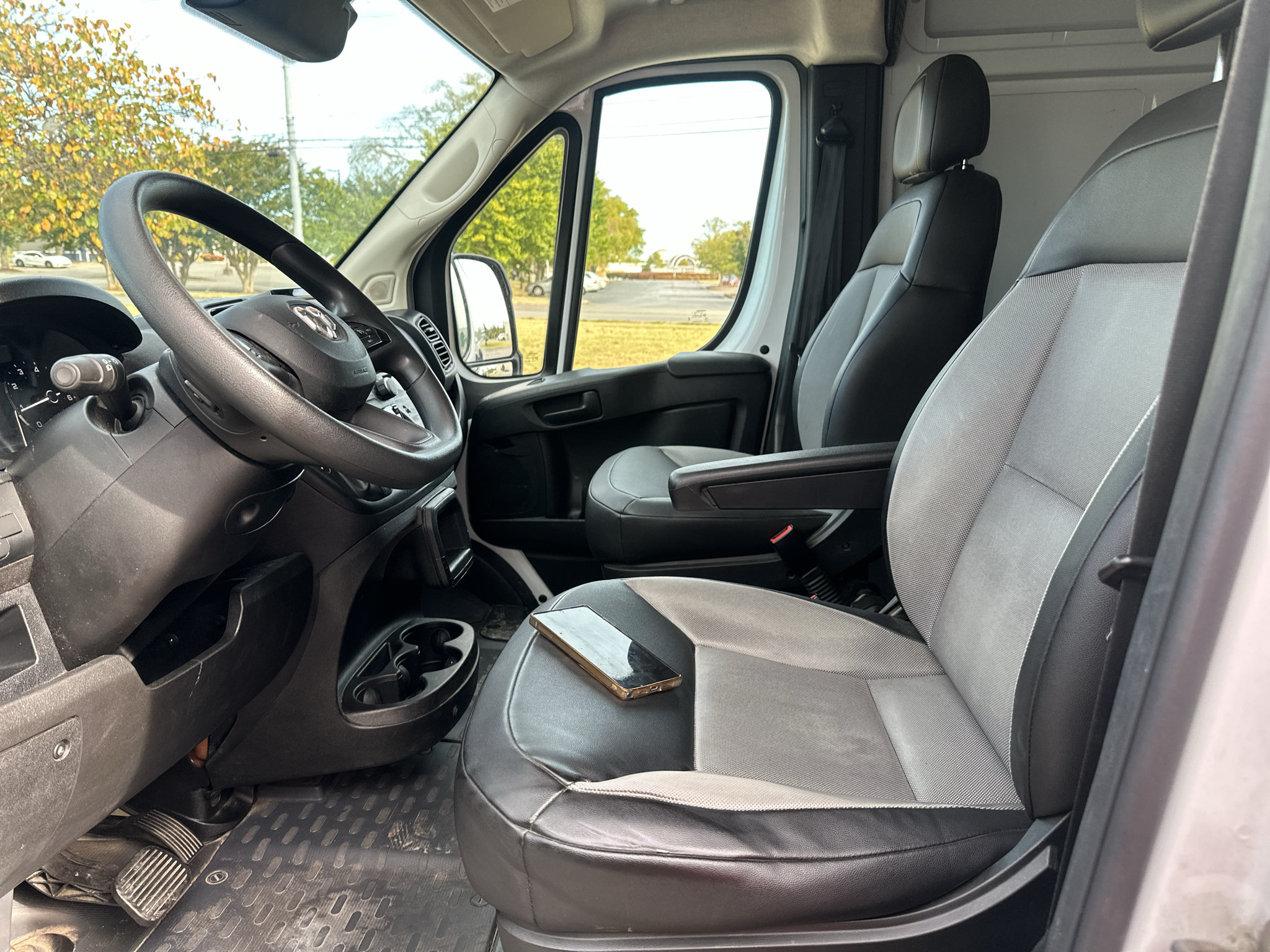 Used 2025 RAM ProMaster 2500 w/ Convenience Group FWD image 15