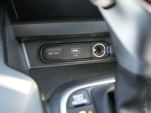 Used 2024 Kia Soul LX w/ Option Group 015 FWD image 21