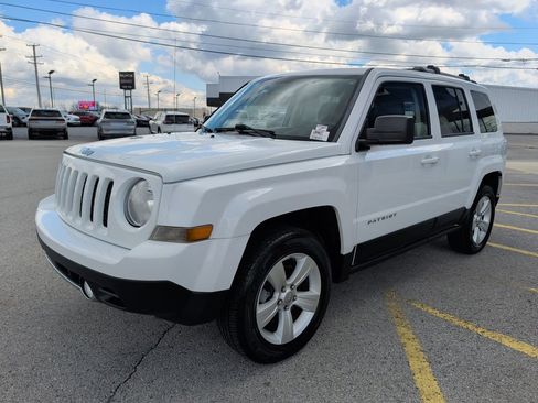 Used 2014 Jeep Patriot Limited image 3