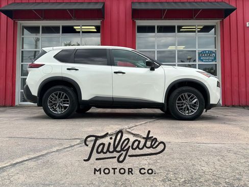 Used 2022 Nissan Rogue S AWD/4WD image 1