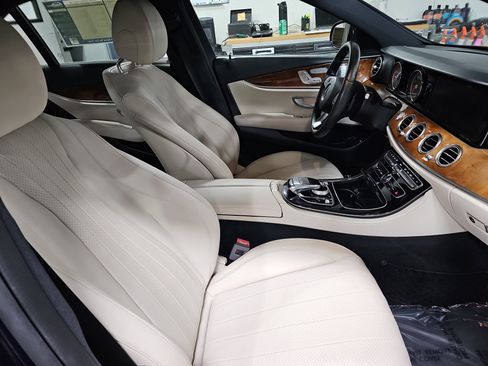 Used 2018 Mercedes-Benz E 300 image 10