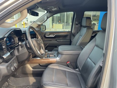 Used 2024 Chevrolet Silverado 1500 RST image 4