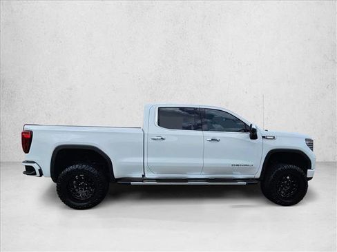 Used 2024 GMC Sierra 1500 Denali AWD/4WD image 4