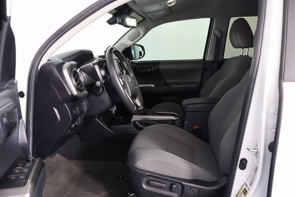 Used 2022 Toyota Tacoma SR5 RWD image 8