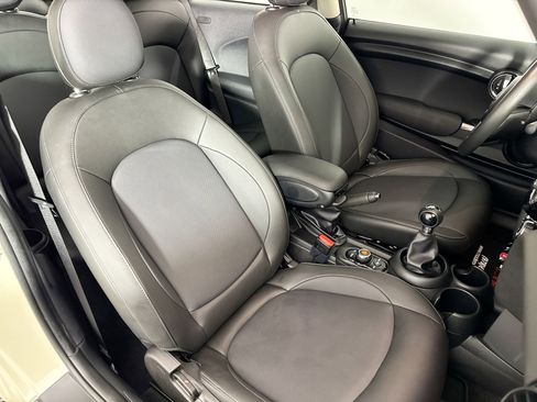 Used 2019 MINI Cooper 2-Door Hardtop image 34