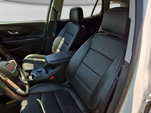 Used 2024 GMC Terrain SLT AWD/4WD image 24