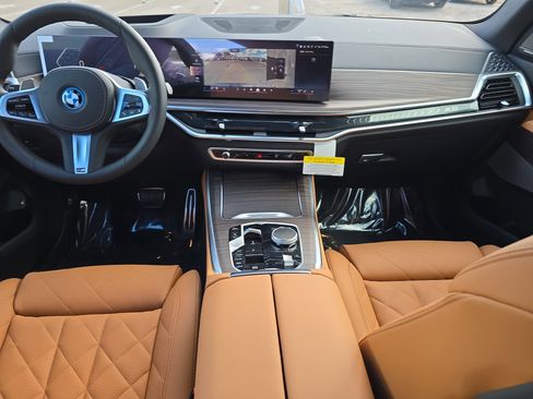 New 2026 BMW X5 xDrive50e w/ M Sport Package image 13