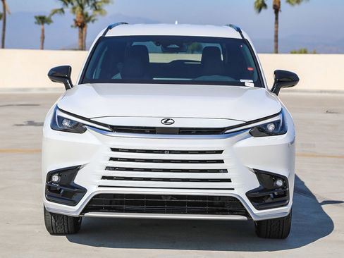 New 2026 Lexus TX 500h AWD image 2