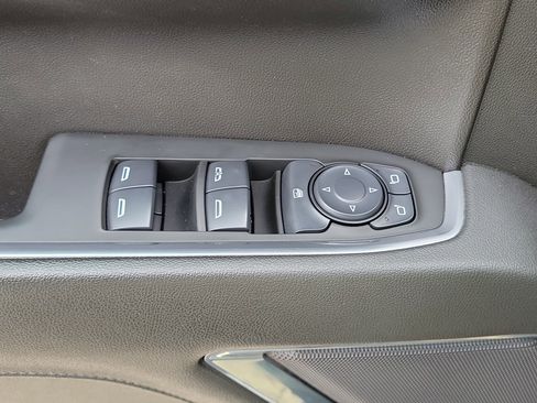 Used 2024 GMC Sierra 1500 Elevation image 24