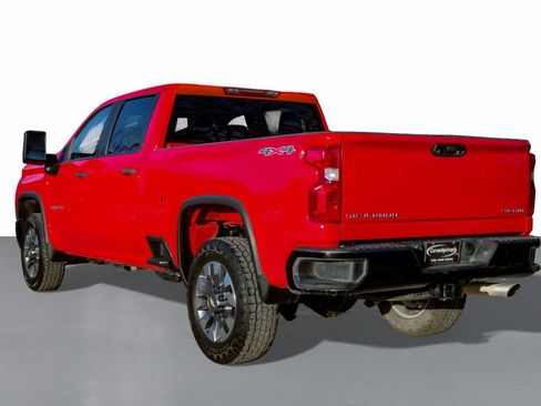 Used 2024 Chevrolet Silverado 2500 Custom w/ Custom Convenience Package image 10