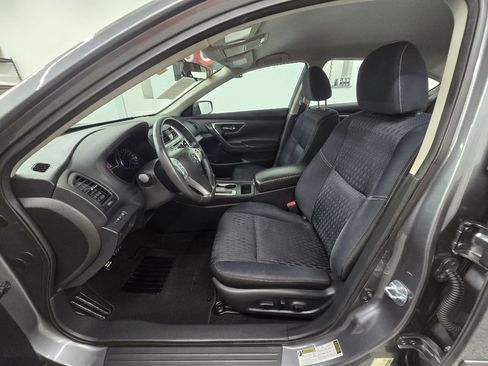 Used 2017 Nissan Altima 2.5 SV image 9