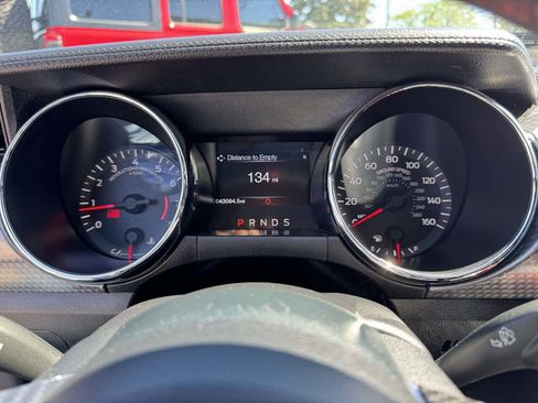 Used 2017 Ford Mustang GT Premium RWD image 25