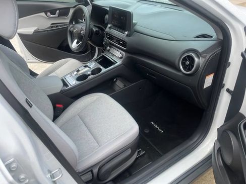 Used 2023 Hyundai Kona SE w/ Cargo Package FWD image 17