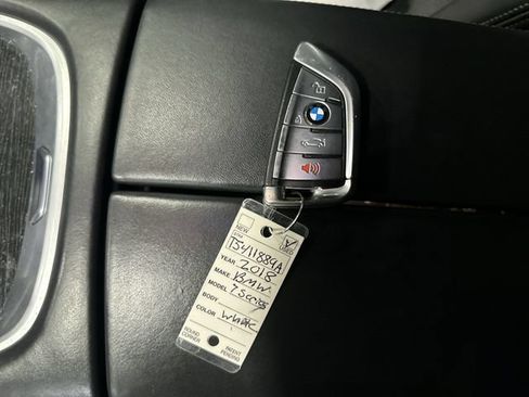 Used 2018 BMW 750i RWD image 33
