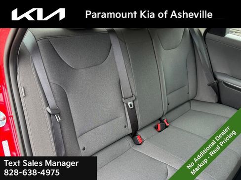 New 2025 Kia K4 LXS image 20