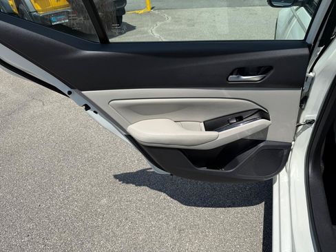 Used 2022 Nissan Altima 2.5 SV w/ SV Premium Package FWD image 23