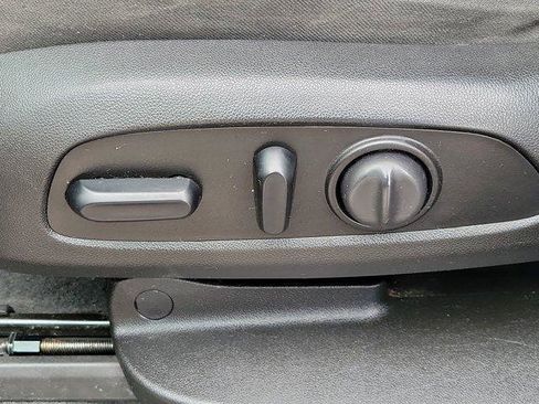 Used 2019 Chevrolet Traverse LT image 21