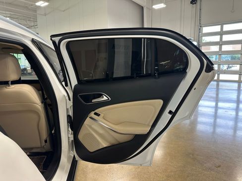 Used 2019 Mercedes-Benz GLA 250 4MATIC image 33